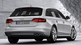 Audi S4 Avant Facelifting - widok z tyłu