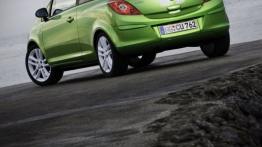 Opel Corsa po liftingu - widok z tyłu