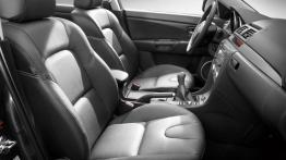 Mazda 3 Facelift - widok ogólny wnętrza z przodu