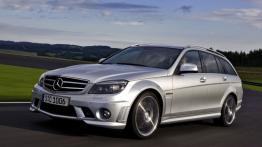 Mercedes Klasa C Kombi 63AMG - widok z przodu