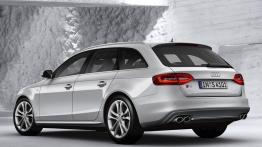 Audi S4 Avant Facelifting - widok z tyłu