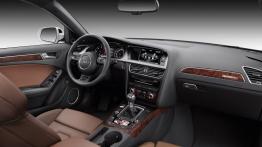 Audi A4 Avant Facelifting - pełny panel przedni