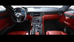 Mercedes SLS AMG - pełny panel przedni
