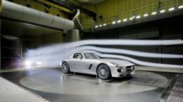 Mercedes SLS AMG - widok z przodu