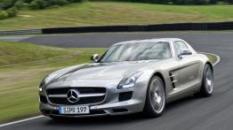 Mercedes SLS AMG - widok z przodu