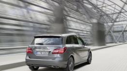 Mercedes B 220 CDI 4MATIC (W 246) Facelifting - widok z tyłu