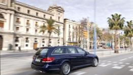 Mercedes E 400 (W212) kombi Facelifting - widok z tyłu