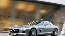 Mercedes SLS AMG - widok z przodu