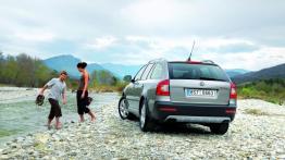 Skoda Octavia II Scout Facelifting - widok z tyłu