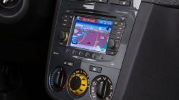 Opel Corsa D Hatchback 5d Facelifting - konsola środkowa