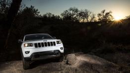 Jeep Grand Cherokee IV Facelifting - widok z przodu