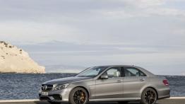 Mercedes E 63 AMG (W212) sedan Facelifting - lewy bok