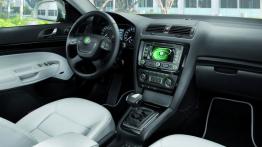 Skoda Octavia II Kombi Facelifting - pełny panel przedni