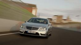 Mercedes Klasa E 63AMG - widok z przodu