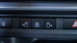 Rodzinny samochód dla VIP-ów – Peugeot Traveller Business VIP Long