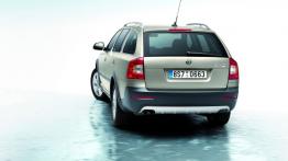 Skoda Octavia II Scout Facelifting - widok z tyłu