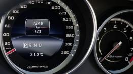Mercedes E 63 AMG (W212) kombi Facelifting - prędkościomierz