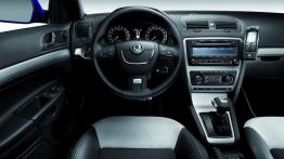 Skoda Octavia II Scout Facelifting - kokpit