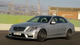 Mercedes Klasa E 63AMG - widok z przodu
