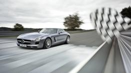 Mercedes SLS AMG - widok z przodu