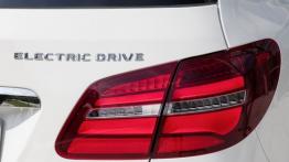 Mercedes klasy B Electric Drive (W 242) Facelifting - prawy tylny reflektor - wyłączony