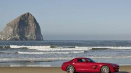 Mercedes SLS AMG - prawy bok