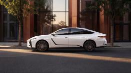 Nowy Lexus ES może namieszać w klasie premium. Nawet 343 KM i zasięg ponad 500 km
