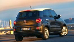 Fiat 500L 1.6 MultiJet 105 KM - widok z tyłu