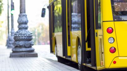 Romeo za kierownicą kradzionego autobusu. 15-latek przejechał 130 km, by podwieźć dziewczynę do szkoły