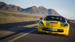 Chevrolet Corvette C7 Stingray Coupe (2014) - wersja europejska - widok z przodu