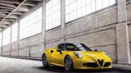 Alfa Romeo 4C Spider (2016) - wersja amerykańska - widok z przodu