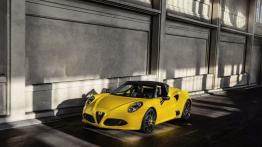 Alfa Romeo 4C Spider (2016) - wersja amerykańska - widok z przodu