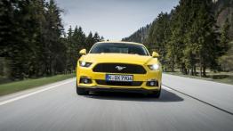 Ford Mustang VI Coupe EcoBoost (2015) - wersja europejska - widok z przodu