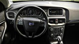 Volvo V40 – koniec z linijką