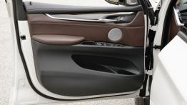BMW X5 III (2014) xDrive50i - wersja amerykańska - drzwi kierowcy od wewnątrz