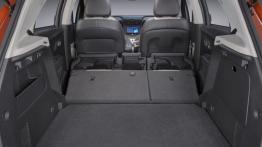 Chevrolet Trax (2015) - wersja amerykańska - tylna kanapa złożona, widok z bagażnika