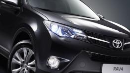 Toyota RAV4 IV - wersja europejska - prawy przedni reflektor - włączony