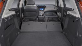 Chevrolet Trax (2015) - wersja amerykańska - tylna kanapa złożona, widok z bagażnika