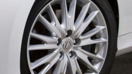 Lexus GS IV 450h (2012) - wersja amerykańska - koło