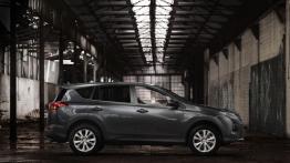 Toyota RAV4 IV - wersja europejska - prawy bok