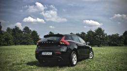 Volvo V40 – koniec z linijką