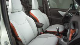 Jeep Renegade Limited (2015) - wersja europejska - widok ogólny wnętrza z przodu