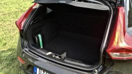 Volvo V40 – koniec z linijką