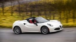 Alfa Romeo 4C Spider (2016) - wersja amerykańska - prawy bok