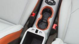 Jeep Renegade Limited (2015) - wersja europejska - tunel środkowy między fotelami