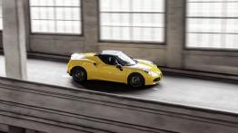 Alfa Romeo 4C Spider (2016) - wersja amerykańska - prawy bok