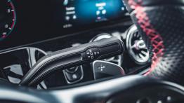 Mercedes Klasa B. Moment... ale czym on się różni od hatchbacka?