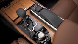 Lexus GS IV 450h (2012) - wersja amerykańska - tunel środkowy między fotelami