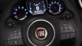 Fiat 500X Trekking Plus (2015) - wersja amerykańska - kierownica