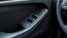 Hyundai Genesis II (2014) - wersja europejska - sterowanie w drzwiach